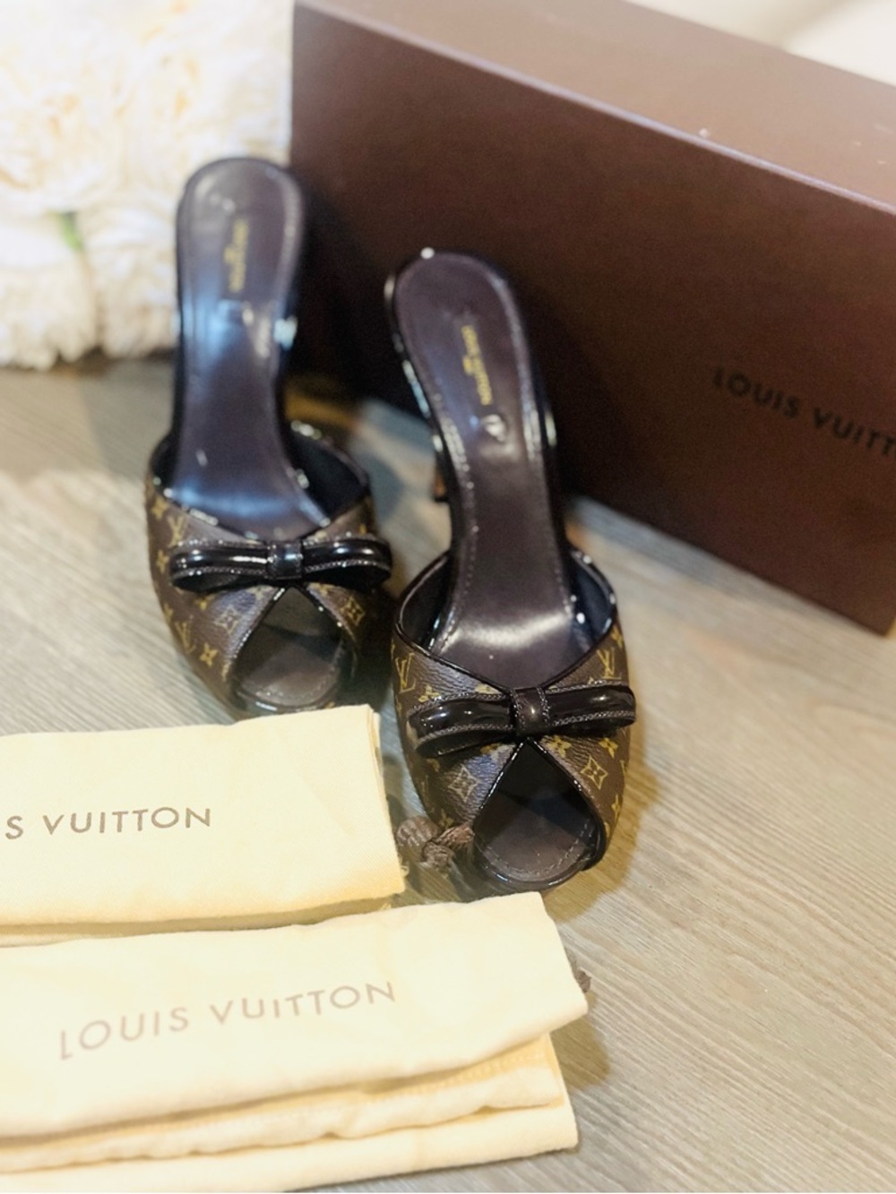 Louis Vuitton Malibu heels